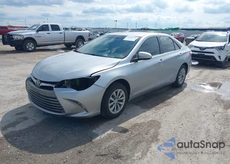 2017 Toyota Camry Le z USA, uszkodzony, nr VIN 4T1BF1FK8HU415041